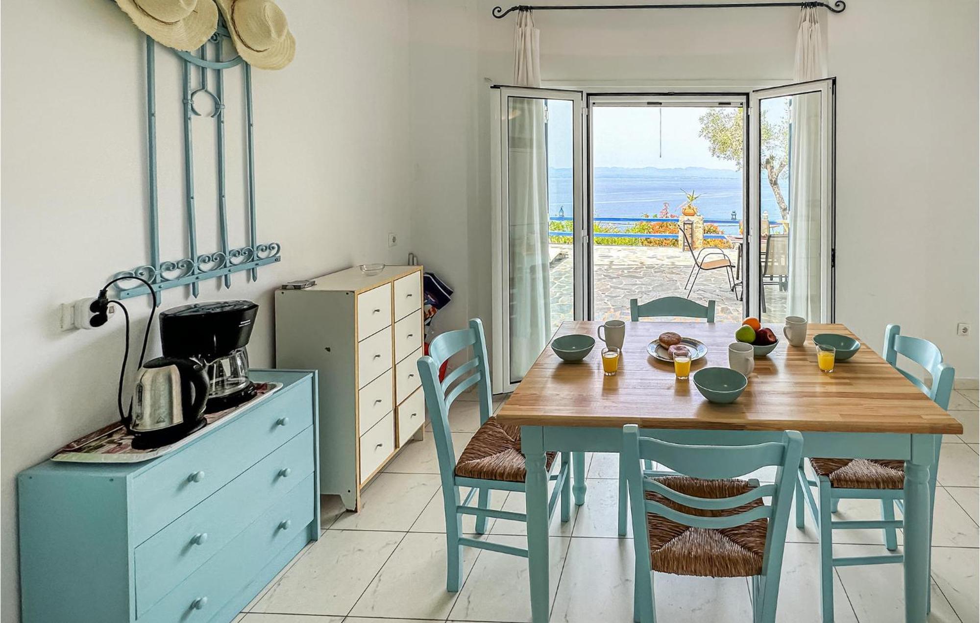 2 Bedroom Lovely Home In Kalamata Luaran gambar