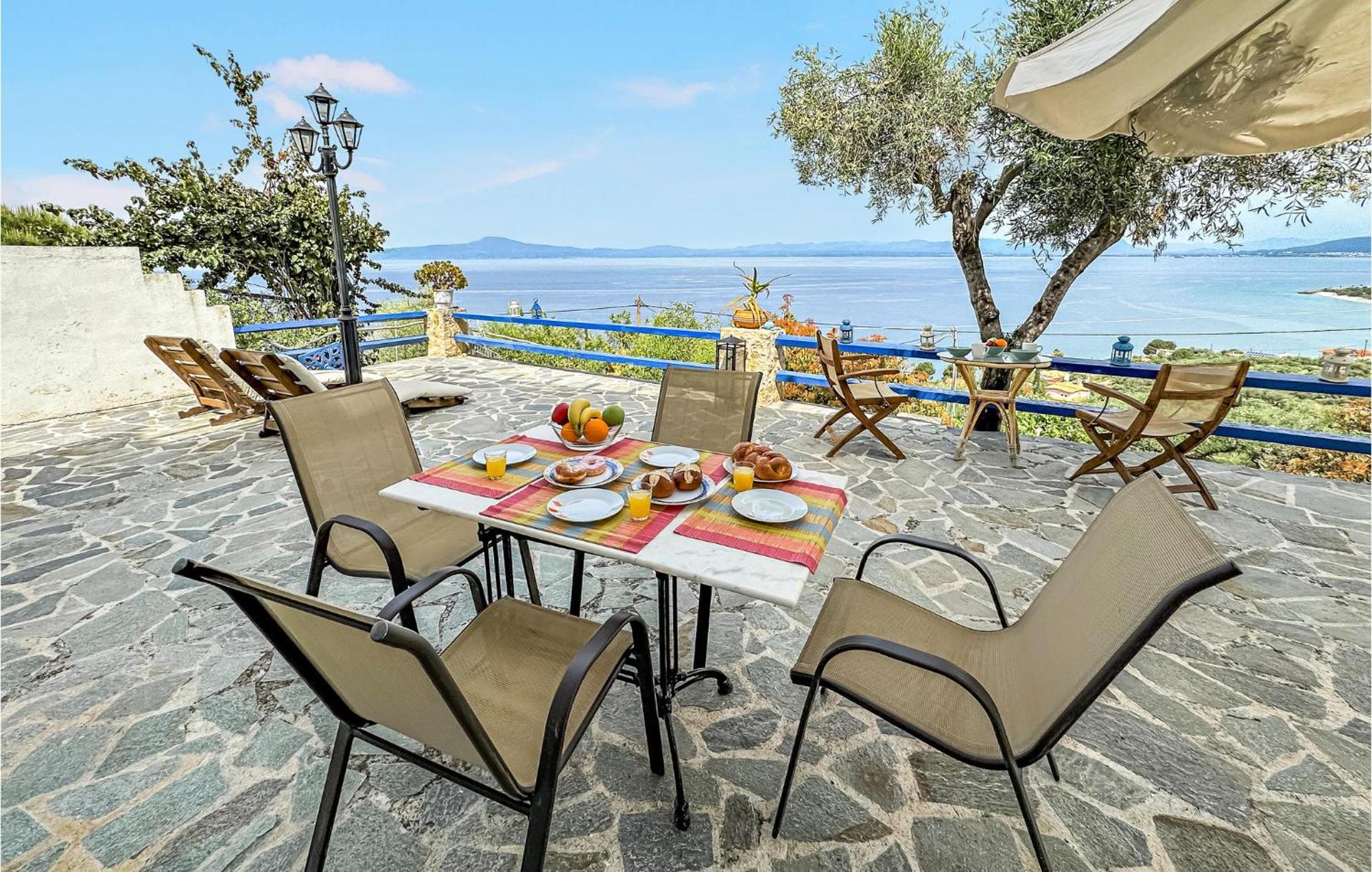 2 Bedroom Lovely Home In Kalamata Luaran gambar