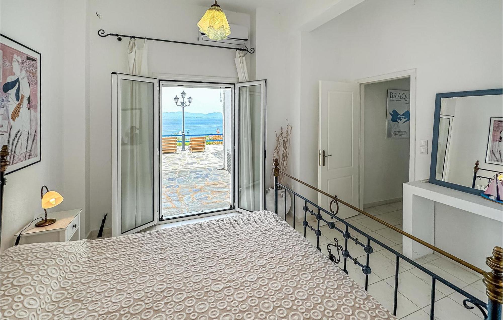 2 Bedroom Lovely Home In Kalamata Luaran gambar